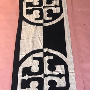 Classic black and cream Tory burch scarf